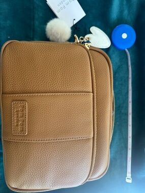 Pom Pom London Tan Brown Leather Crossbody Bag NWT Minimalist Adjustable Strap